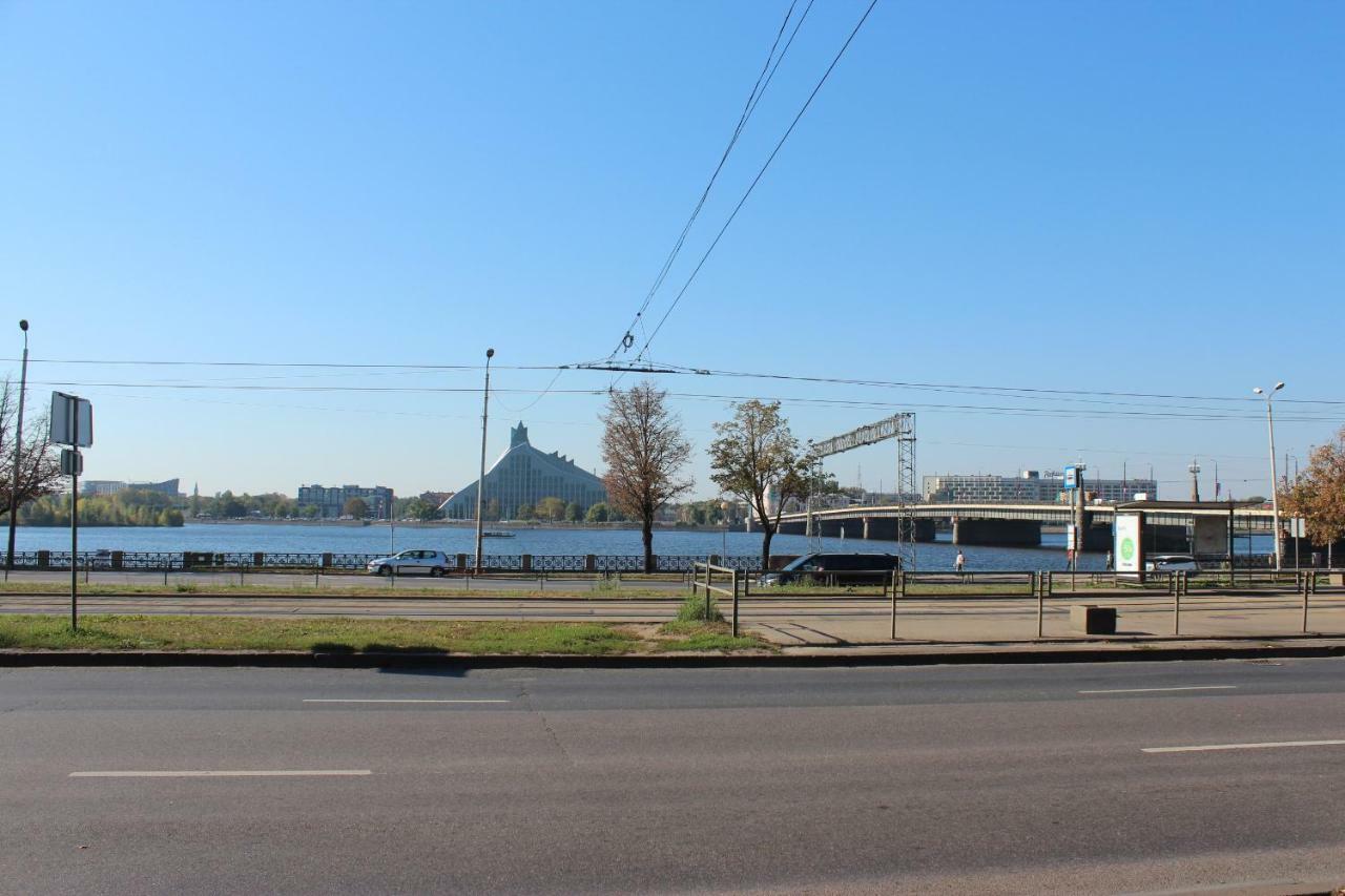 Three-Bedroom Apartment on Peldu 19 Riga Buitenkant foto